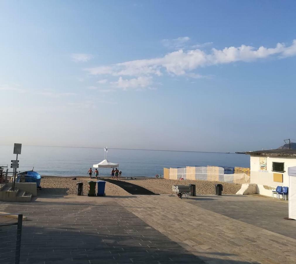 Violamare Савона Экстерьер фото